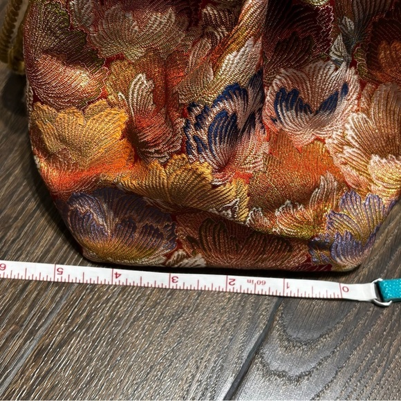 Super cute satin/silk Asian inspired tassel beaded cinch up bag - Picture 5 of 7